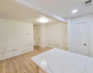 205 Mccarley Place - Photo Thumbnail 7