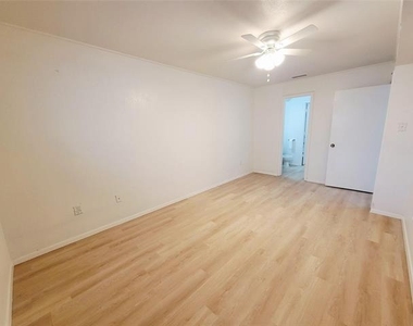 205 Mccarley Place - Photo Thumbnail 10
