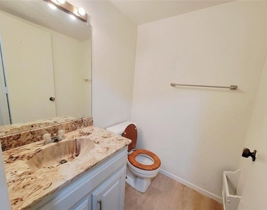 205 Mccarley Place - Photo Thumbnail 14