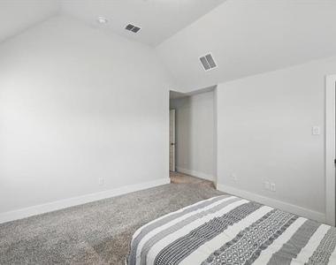 7640 Resting Mews - Photo Thumbnail 12