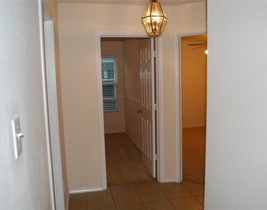 4713 Fox Sedge Lane - Photo Thumbnail 4