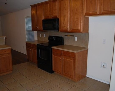 4713 Fox Sedge Lane - Photo Thumbnail 11