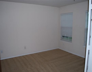4713 Fox Sedge Lane - Photo Thumbnail 2