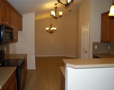4713 Fox Sedge Lane - Photo Thumbnail 14
