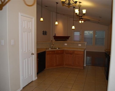 4713 Fox Sedge Lane - Photo Thumbnail 10