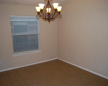 4713 Fox Sedge Lane - Photo Thumbnail 9