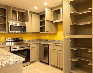 4938 Blue Water Circle - Photo Thumbnail 7