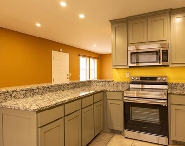 4938 Blue Water Circle - Photo Thumbnail 6