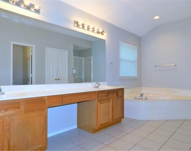 3721 Calvert Lane - Photo Thumbnail 13