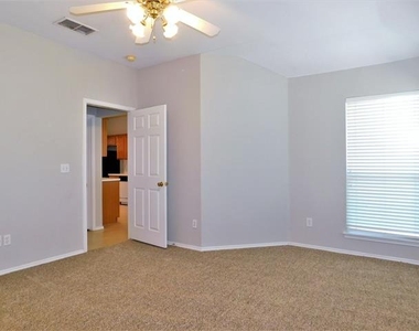3721 Calvert Lane - Photo Thumbnail 11