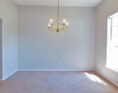 3721 Calvert Lane - Photo Thumbnail 4