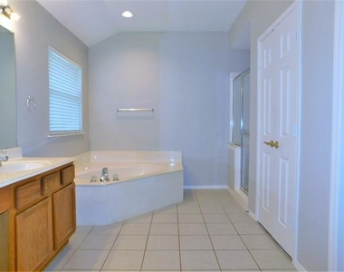 3721 Calvert Lane - Photo Thumbnail 14