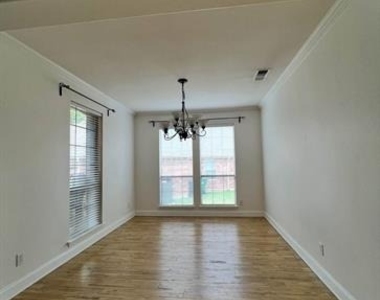 1912 Van Landingham Drive - Photo Thumbnail 4