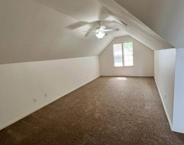 1912 Van Landingham Drive - Photo Thumbnail 3