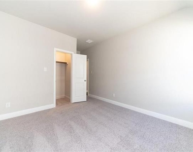 3712 Holley Ridge Way - Photo Thumbnail 12