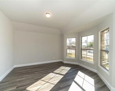 3712 Holley Ridge Way - Photo Thumbnail 2