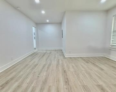 1814 Martin Luther Drive - Photo Thumbnail 4