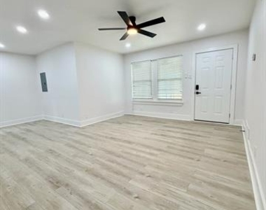 1814 Martin Luther Drive - Photo Thumbnail 3