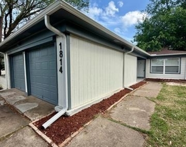 1814 Martin Luther Drive - Photo Thumbnail 21