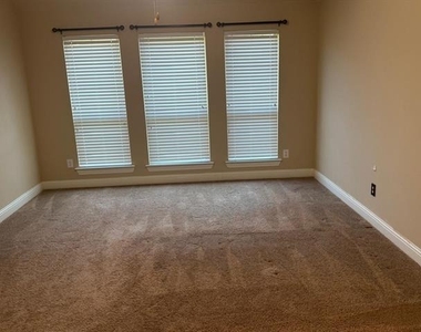 15917 Langsdale Street - Photo Thumbnail 4