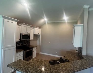 111 Frank Street - Photo Thumbnail 1