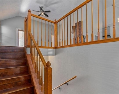 588 Lake Forest Drive - Photo Thumbnail 16