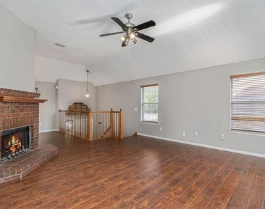 588 Lake Forest Drive - Photo Thumbnail 10