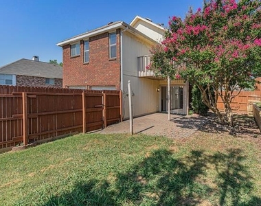 588 Lake Forest Drive - Photo Thumbnail 23