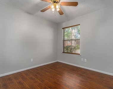 588 Lake Forest Drive - Photo Thumbnail 20