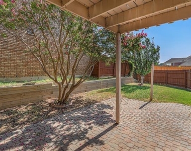588 Lake Forest Drive - Photo Thumbnail 22