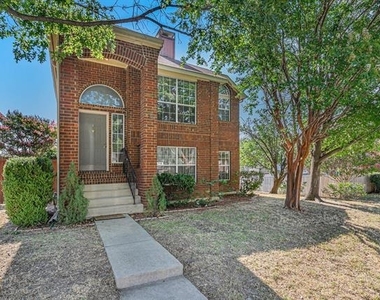 588 Lake Forest Drive - Photo Thumbnail 1