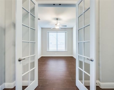 8213 Centipede Court - Photo Thumbnail 3