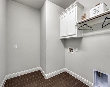 8213 Centipede Court - Photo Thumbnail 16