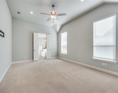 8213 Centipede Court - Photo Thumbnail 13