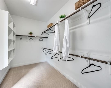 8213 Centipede Court - Photo Thumbnail 20