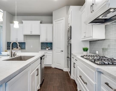 8213 Centipede Court - Photo Thumbnail 8