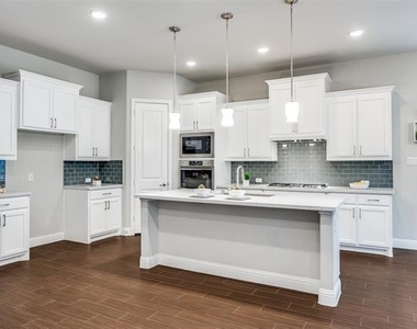 8213 Centipede Court - Photo Thumbnail 7