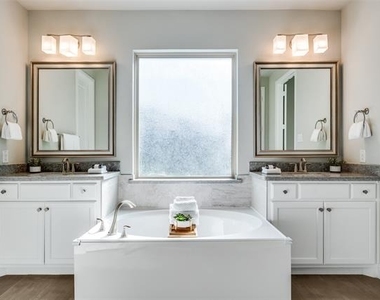 8213 Centipede Court - Photo Thumbnail 14