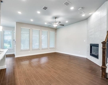 8213 Centipede Court - Photo Thumbnail 5