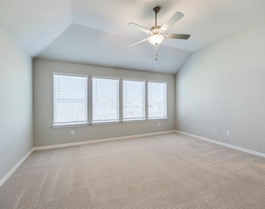 8213 Centipede Court - Photo Thumbnail 12