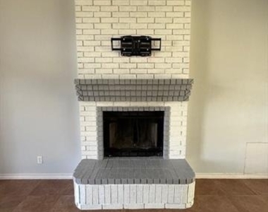 5409 Wagon Wheel Avenue - Photo Thumbnail 3