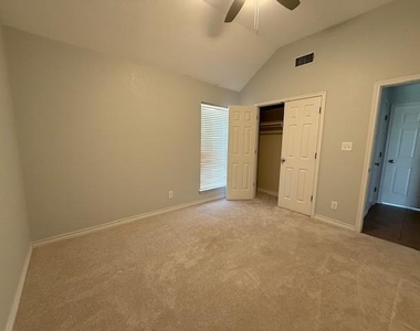 5409 Wagon Wheel Avenue - Photo Thumbnail 17