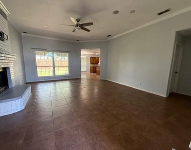 5409 Wagon Wheel Avenue - Photo Thumbnail 2