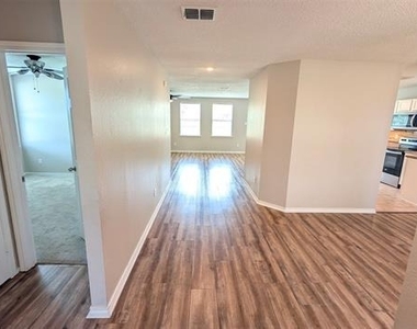 1112 Ann Drive - Photo Thumbnail 3