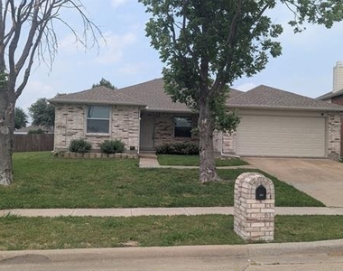 1112 Ann Drive - Photo Thumbnail 1
