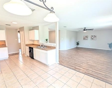 1112 Ann Drive - Photo Thumbnail 9