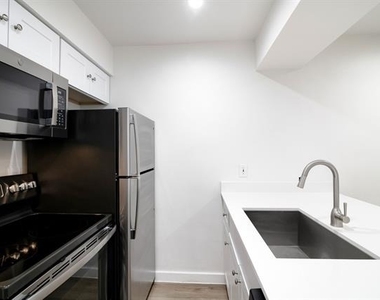 2722 Throckmorton Street - Photo Thumbnail 10