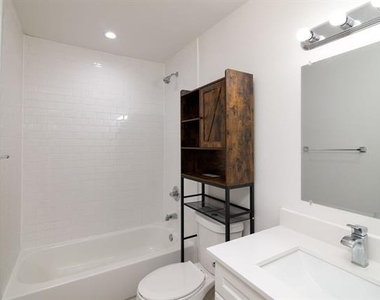 2722 Throckmorton Street - Photo Thumbnail 12