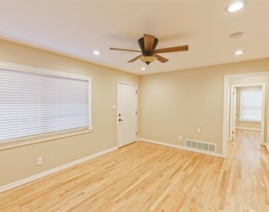 802 22nd Street - Photo Thumbnail 11