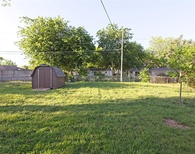 802 22nd Street - Photo Thumbnail 1